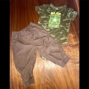 Cute 2 piece outfit.